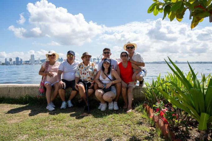 Cartagena: CITY TOUR in English, Old City, Monuments, Castle - Pickup Locations and Meeting Point