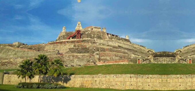 Cartagena: CITY TOUR in English, Old City, Monuments, Castle - Scheduling and Communication