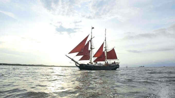 Cartagena, Co: Sunset Skyline Pirate Boat Tour With Open Bar - Scenic Route and Views
