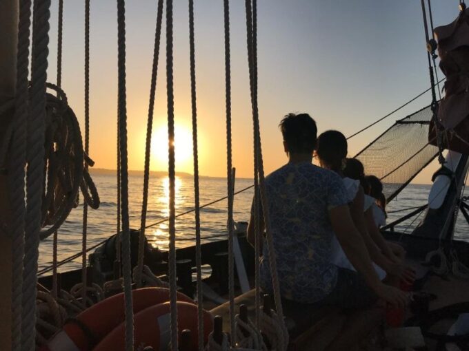 Cartagena, Co: Sunset Skyline Pirate Boat Tour With Open Bar - Booking and Check-in Details