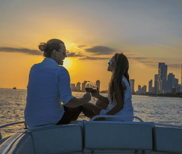 Cartagena: Dinner on a Boat While You Sail Through the Bay - Inclusions and Exclusions