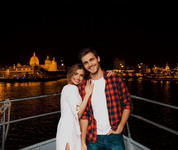 Cartagena: Dinner on a Boat While You Sail Through the Bay - Frequently Asked Questions