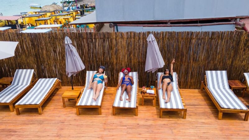 Cartagena: Enjoy a Full Day in a Cabin in Baru + Lunch - Lunch and Amenities