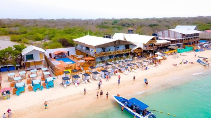 Cartagena: Enjoy a Full Day in a Cabin in Baru + Lunch - What to Bring