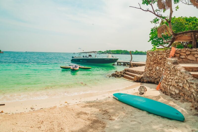 Cartagena: EXCLUSIVE Private Rosario Island With Buffet - Amenities and Services
