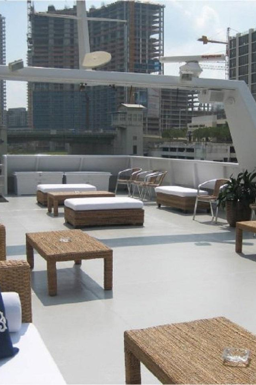 Cartagena: EXCLUSIVE SUNSET ON YACHT IN THE BAY WITH LIQUOR - Key Points