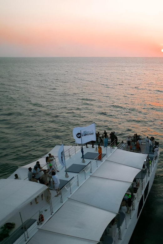 Cartagena: Flamante Sunset Catamaran Cruise With Open Bar! - Key Points
