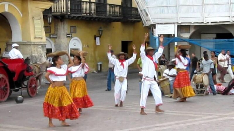 CARTAGENA: FULL CITY TOUR & LUNCH AT BOURDAIN FAVORITE SPOT - Walled City of Cartagena
