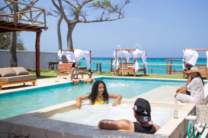 Cartagena: Full Day of Relaxation at a Beach Club + Lunch - Accessibility and Safety