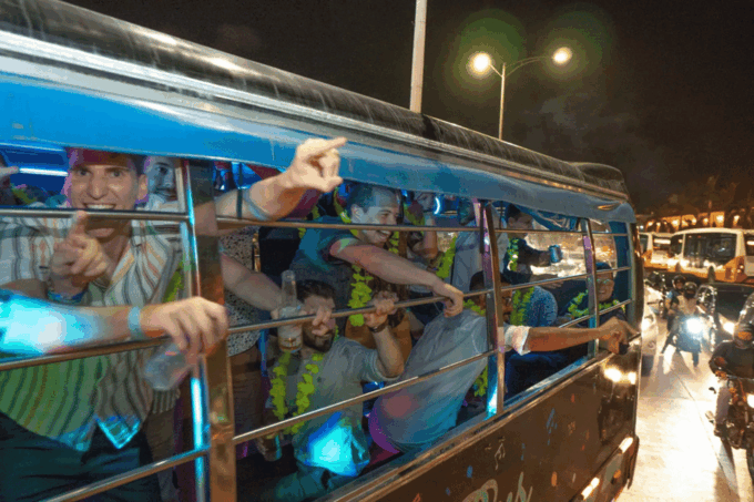 Cartagena: Funny Partybus With Dance Floor and Good Music! - Important Considerations