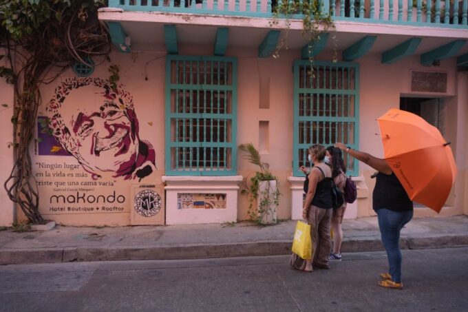 Cartagena: Gabriel García Márquez Private Walking Tour - Literary History and Influences