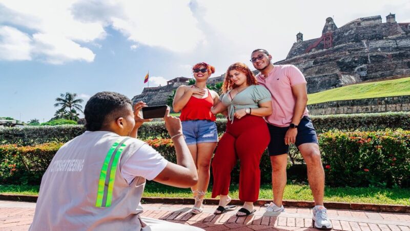 Cartagena: Guided Selfie and Walking Tour With Beer Tasting - Key Points
