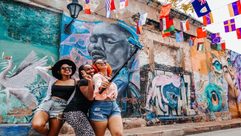 Cartagena: Guided Selfie and Walking Tour With Beer Tasting - Selfie and Photography Tips