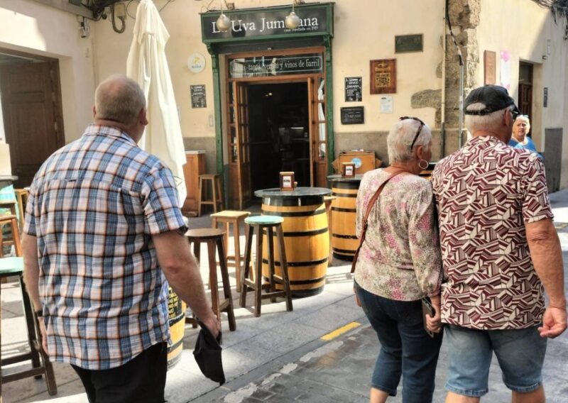 Cartagena: Guided Walking Tour With Tapas and Drinks - Itinerary Highlights