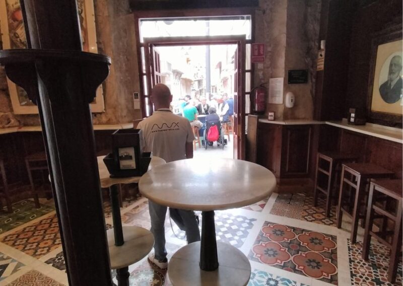 Cartagena: Guided Walking Tour With Tapas and Drinks - Accessibility and Cancellation
