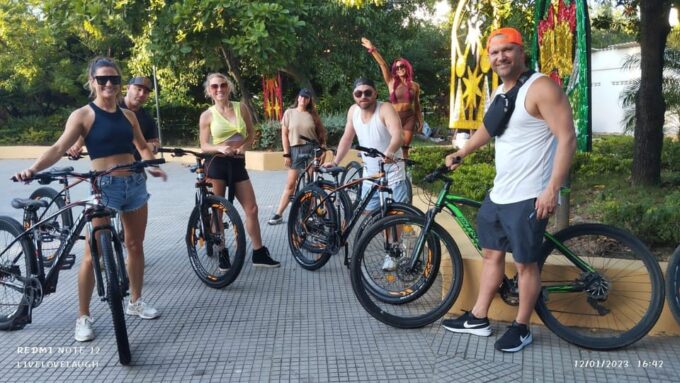 Cartagena: Have Fun on a Bike Tour Through the Old City - Experiencing Getsemanís Art Scene