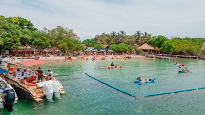 Cartagena: Islabela Islands Boat Trip With Lunch & Cocktail - Welcome Drink and Lunch