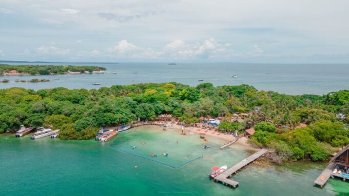Cartagena: Islabela Islands Boat Trip With Lunch & Cocktail - Sustainable and Scenic Experience