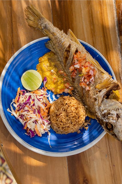 Cartagena: La Punta Beach Club Day Pass (Lunch Included) - Dining and Culinary Options