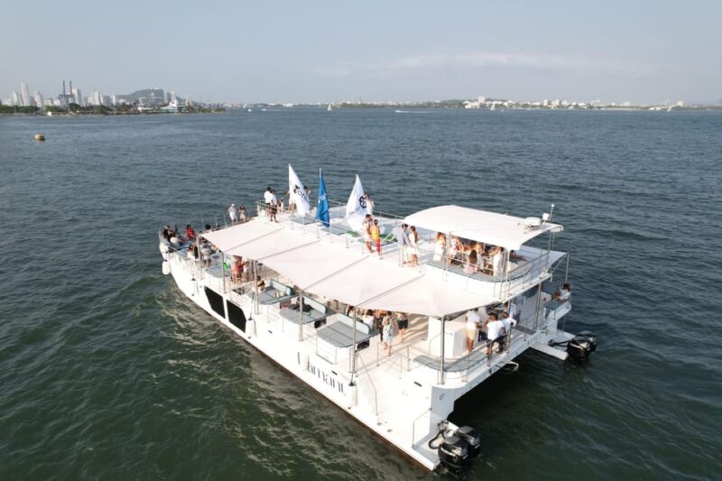 Cartagena: Luxury Sunset Bay Tour in Catamaran With Open Bar - Key Points