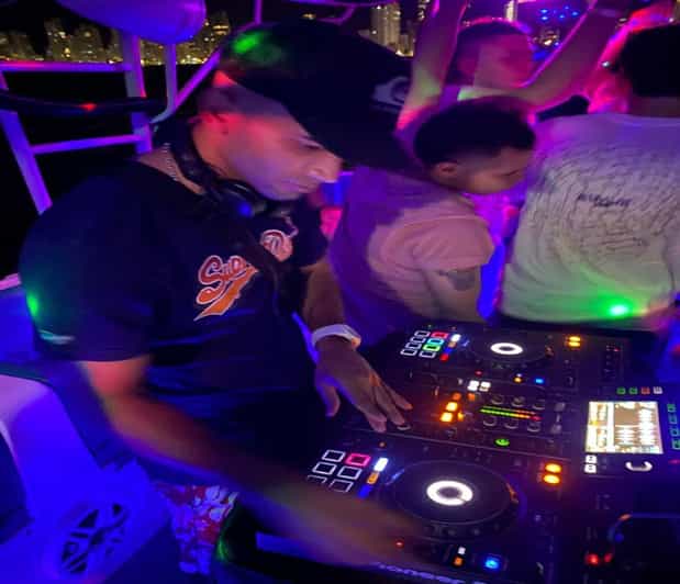 Cartagena: Nightplan on a Yacht With Open Bar, DJ on Board! - Itinerary
