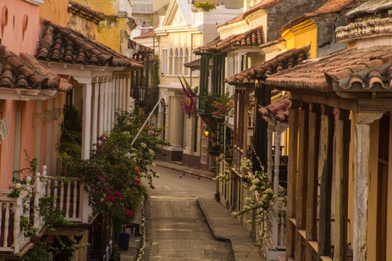 Cartagena: Old City Guided Walking Tour - Accessibility and Suitability