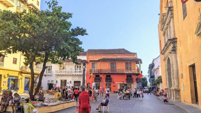 Cartagena: Old Town Highlights Self-guided Tour - Vibrant Street Art and Squares