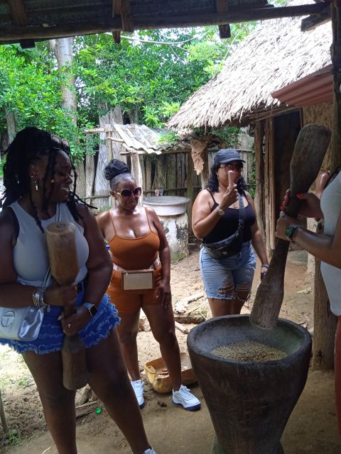 Cartagena: Palenque's Tour, Dance Show, Lunch, Pick-Up Included - Lunch at Restaurante Doña Juana