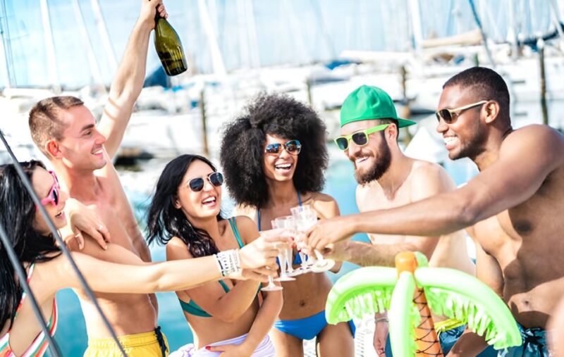 Cartagena: Party Boat to Cholon Beach With 2 Drinks & Lunch - Key Points