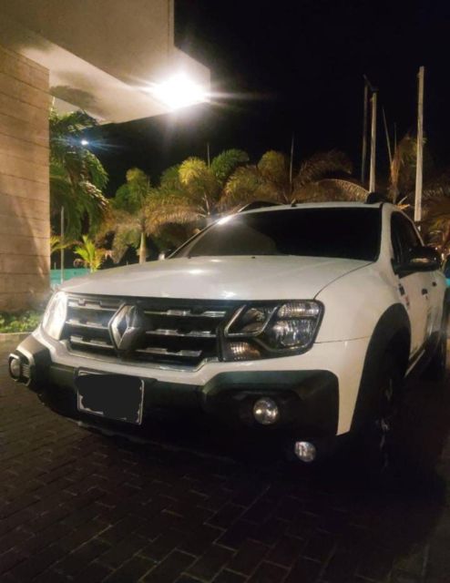 Cartagena: Private Car Transfer From Airport to Bocagrande - Meeting Point and Communication