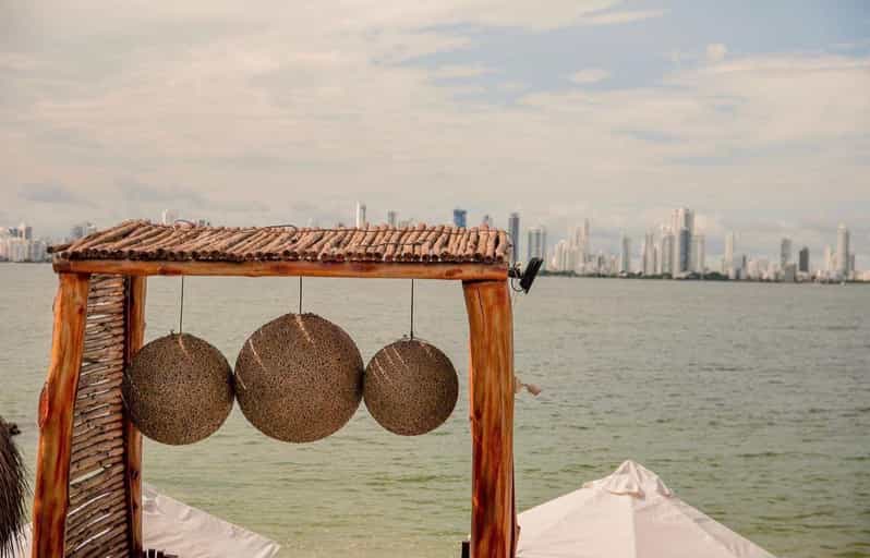 Cartagena: Private Island in Tierra Bomba + Typical Lunch - Island Experience and Amenities