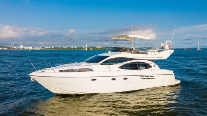 Cartagena: PRIVATE TOUR to the Rosario Islands by Yacht - Meeting Point