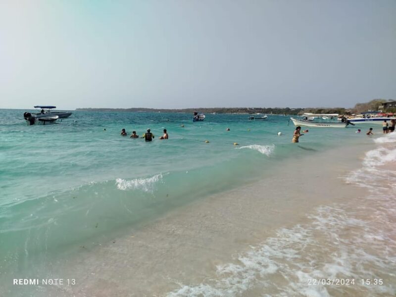 Cartagena: Private Transfer to Playa Blanca, Baru - Meal and Refreshment Options