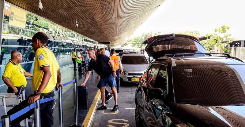 Cartagena: Private Welcome Pickup & Street Food Tasting - Key Points