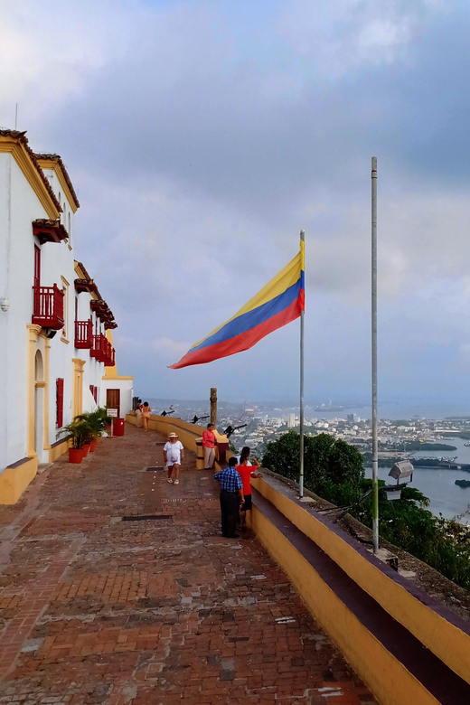 Cartagena: Private Welcome Pickup & Street Food Tasting - Itinerary Highlights