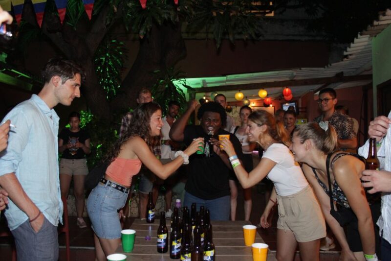 Cartagena: Pub Crawl With Dancing Lessons and Free Shots - Included Services and Activities