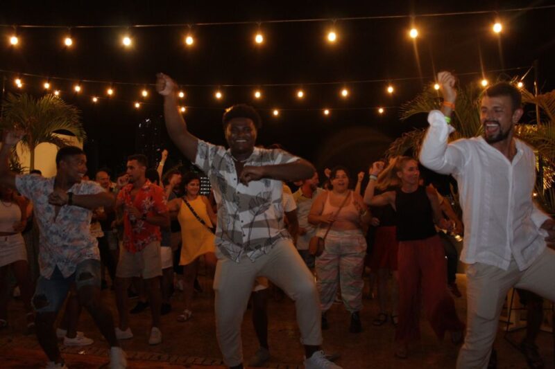 Cartagena: Pub Crawl With Dancing Lessons and Free Shots - Customer Ratings and Feedback