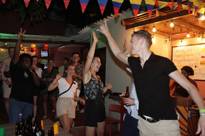 Cartagena: Pub Crawl With Dancing Lessons and Free Shots - Key Points