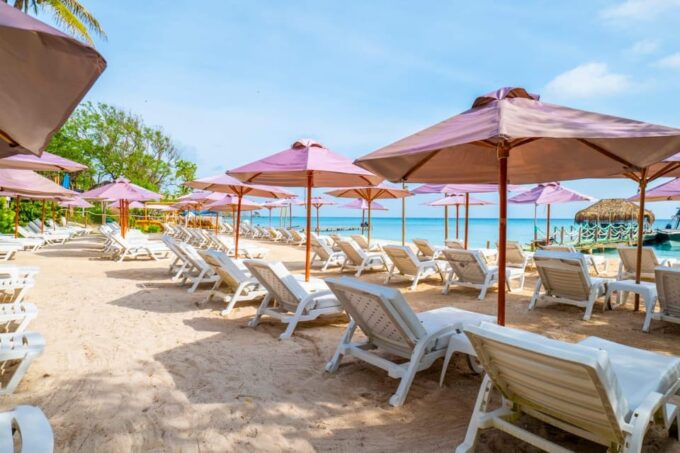 Cartagena: Rosario Island Beach Club Day Trip and OPEN BAR - Boat Transportation