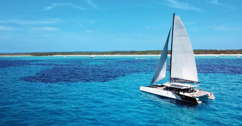 Cartagena: Rosario Islands Catamaran With Lunch and Snorkel - Inclusions and Amenities