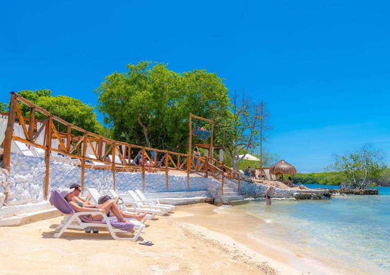 Cartagena: Rosario Islands Day Tour With Snorkel & Lunch - Itinerary Highlights