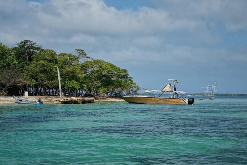 Cartagena: Rosario Islands Private Boat Tour - Key Points