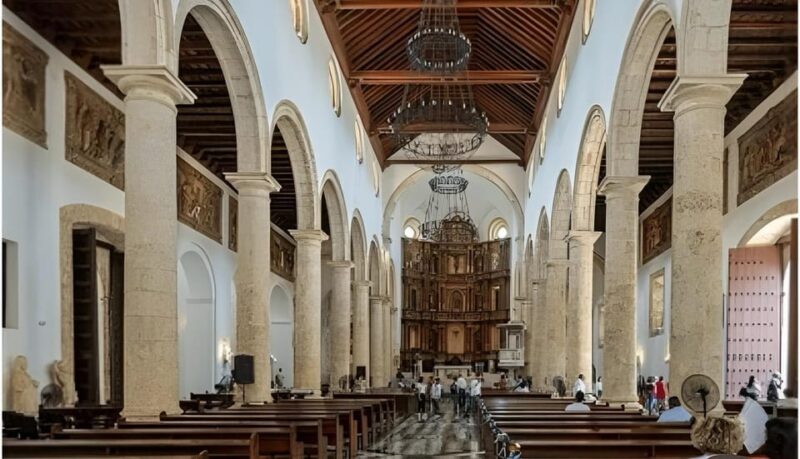 Cartagena: Route Through the Colonial Temples. History and Architecture. - Serene Environments