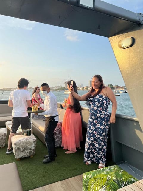 Cartagena: Sail in the Bay of Cartagena During Sunset - Tour Highlights