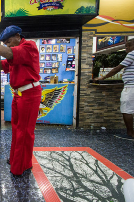 Cartagena: Salsa Bar-Hopping Night Tour - Experience Highlights