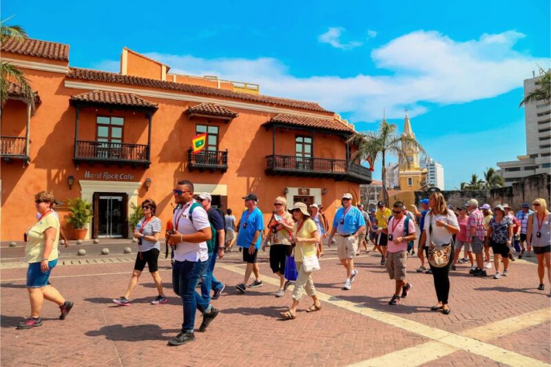 Cartagena: Shared Walking Tour in the Historic Center - Key Points