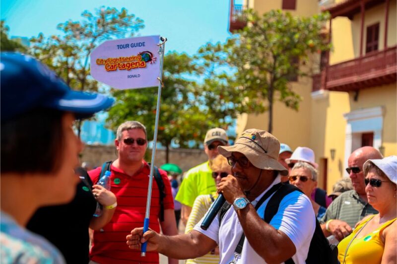 Cartagena: Shared Walking Tour in the Historic Center - Exploring Cartagenas History