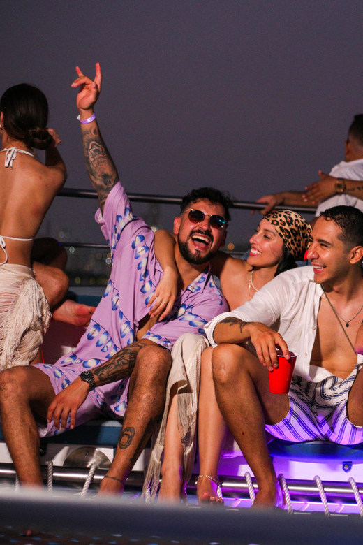 Cartagena: Shiny Catamaran - Nightplan in the Bay! - Inclusions and Exclusions