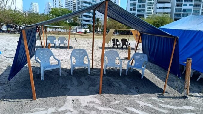 Cartagena: SUN Tent, CHAIRS on Castillogrande Beach + LUNCH - Recap