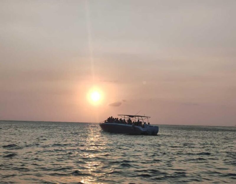 Cartagena: Sunset Boat Plan With 3 Hours Open Bar From 5-8pm! - Key Points
